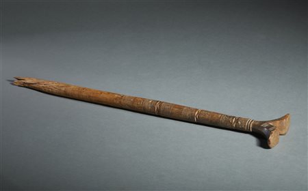  Arte africana - Tuareg, Nord Africa.
Palo da tenda.
Legno duro a patina naturale.
Difetti visibili e segni d'uso. .