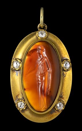 A LARGE GREEK LATE HELLENISTIC CARNELIAN INTAGLIO SET IN A GOLD PENDANT WITH DIAMONDS. STANDING FEMALE FIGURE. 