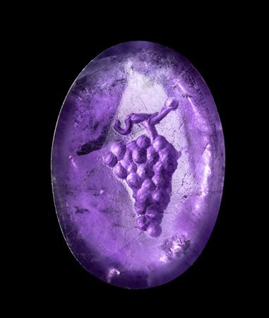 A ROMAN AMETHYST INTAGLIO. GRAPE. 