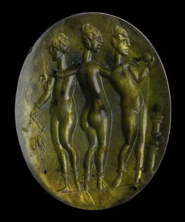 A LARGE ROMAN GREEN CHALCEDONY INTAGLIO, THE THREE GRACES. 