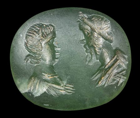 A LARGE GREEN CHALCEDONY EASTERN ROMAN INTAGLIO. DOUBLE BUST PORTRAIT. 
