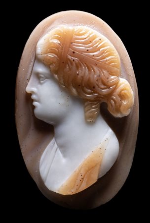 A LATE RENAISSANCE AGATE CAMEO. FEMALE BUST. 