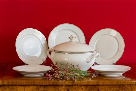 Servito di piatti in porcellana bianca, Richard Ginori