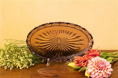 Vassoietto in cristallo melanzana intagliato