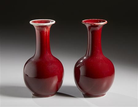  Arte Cinese - Coppia di vasi sangue di bue
Cina, XIX secolo .