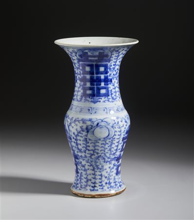  Arte Cinese - Vaso a coda di fenice in porcellana bianco e blu 
Cina, dinastia Qing, XIX secolo .