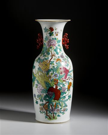  Arte Cinese - Vaso famiglia rosa decorato con vasi di fiori 
Cina, Repubblica, XX secolo .