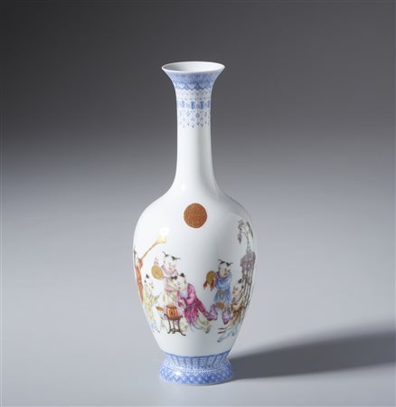  Arte Cinese - Vaso liuyeping famiglia rosa
Cina, Repubblica, inizi XX secolo
.