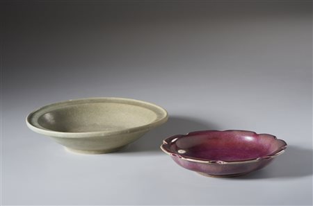  Arte Cinese - Due piatti in porcellana.
Cina, Qing, XVIII secolo.
.