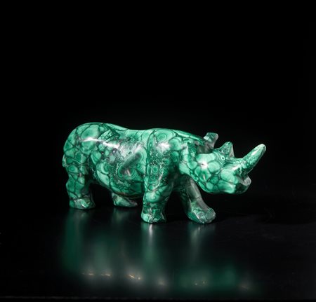  Arte Cinese - Figura di rinoceronte in malachite 
Cina, seconda metà XX secolo .