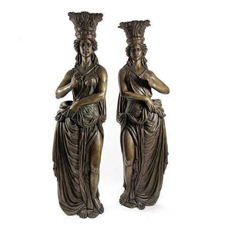 Coppia di monumentali erme muliebri in bronzo patinato, XX secolo, h. cm. 220...