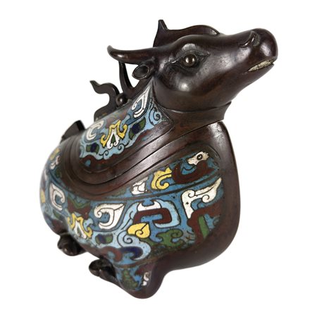 Scatola con coperchio in bronzo patinato decorata in smalti cloisonné, Arte...