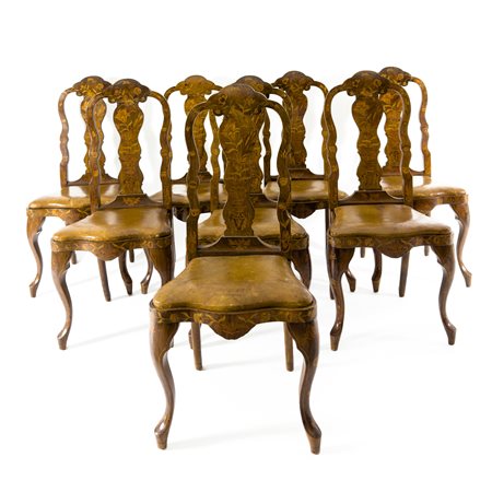 Otto sedie a pattona, Olanda, XIX secolo, di noce intarsiate a fitti motivi...