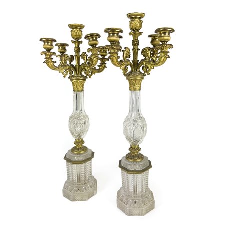 Coppia di candelabri in bronzo dorato e cristallo, Francia, XIX secolo, base...