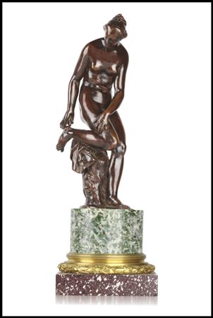 Barthelemy Prieur (Berzieux, 1536- Parigi 1611) Venerina che si leva una spina da piede