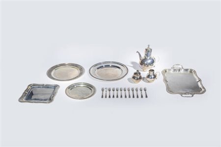 LOTTO DI  DICIOTTO OGGETTI IN ARGENTO