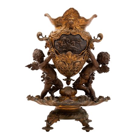 MANIFATTURA FRANCESE DEL XIX SECOLO, Grande vaso in metallo