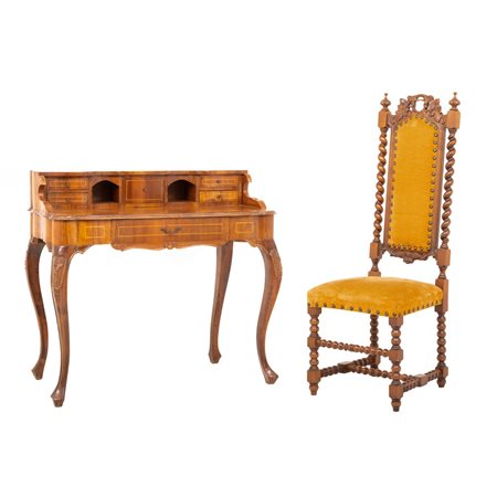 SCRITTOIETTO di gusto Barocco e sedia.