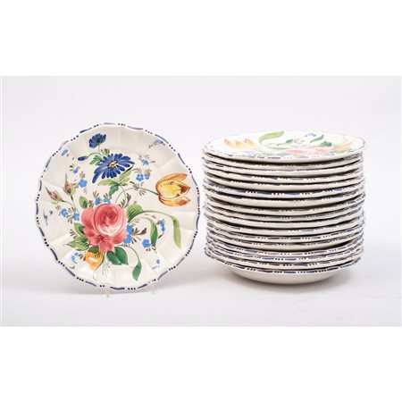 DODICI PIATTI PIANI E SEI PIATTI FONDI