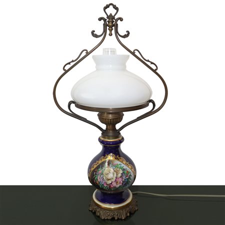 Lume a petrolio con diffusore in opaline