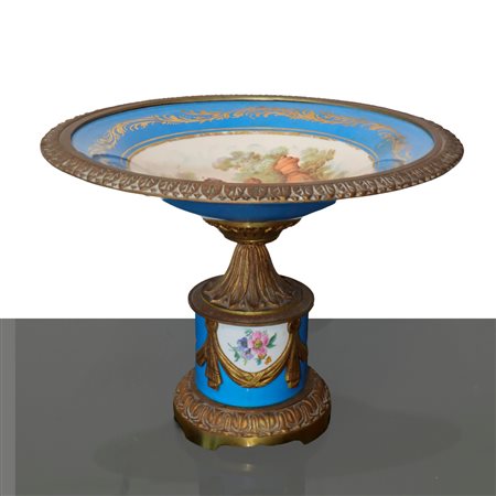 Sevres- Vincennes - Alzata in porcellana con scene galanti da Fragonard