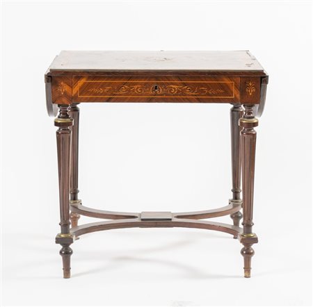 Tavolino con bandelle, lastronato in legno di palissandro. Francia, fine del...