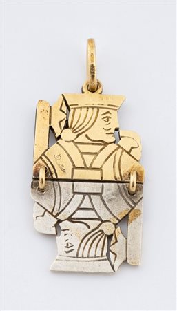 POMELLATO Ciondolo in oro giallo e bianco 18K a forma di carte da gioco. Reca...