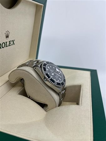 ROLEX SUBMARINER DATE 16800