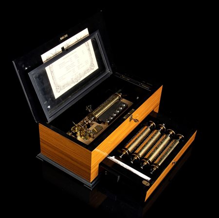 Scatola musicale carillon - Svizzera, Sainte-Croix,  XX secolo, firmata ROUGE