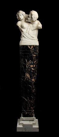 Scultura in marmo statuario e portoro raffigurante Pan e Selene - Italia, XIX secolo