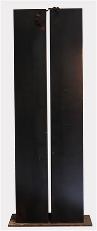 DE SOTO RAMON (n. 1942) Senza titolo. Ferro. Cm 64,00 x 200,00 x 50,00.