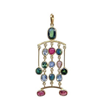 Ciondolo in oro con pietre