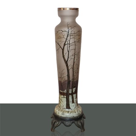 Vaso in vetro satinato decorato con paesaggio innevato e perfilo in platino , 30s