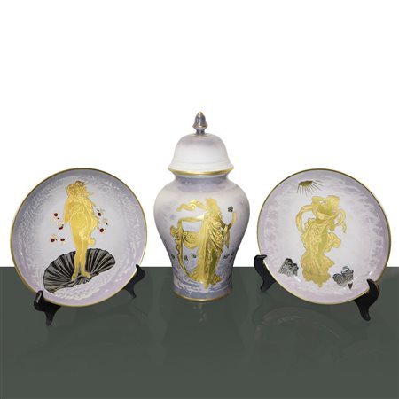 Richard Ginori - Trittico in porcellana composto dapotiche e due piatti.
