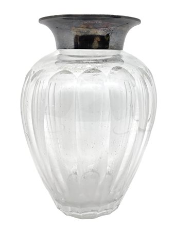 Wilhelm Binder - Vaso in vetro pesante costolato con bocca argentata, circa 1920