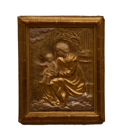  
Madonna con Bambino XVIII secolo
papier mâché su tavola cm 36x31