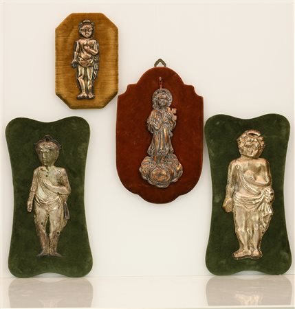  
"Eximie devotionis" Lotto di tre ex voto e piccola santa. 
 