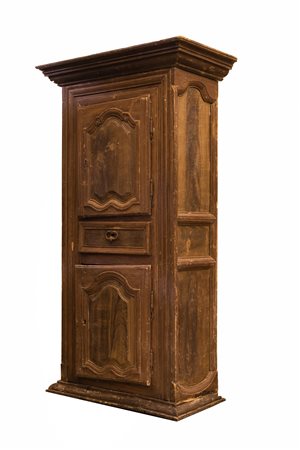  
Stipo da cucina con due sportelli e un cassetto sul fronte XVIII secolo
 cm 178 (con cornicione cm 200)x84 (con cornicione cm 108)x 44