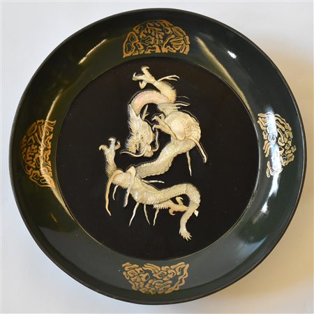 Giappone piatto in lacca con dragone in 