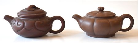 Cina n.2 teiere in ceramica marrone<br>cm.x h. 8