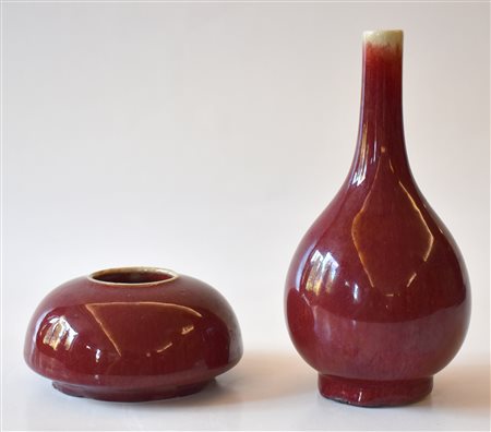 Cina n.2 oggetti in porcellana sangue di bue<br>h 