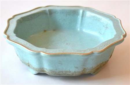 Cina sottovaso in porcellana celeste con decoro 