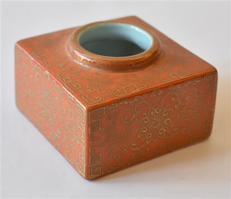 Cina calamaio in porcellana, fondo arancione, 