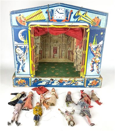 Antico teatrino in legno e carta litografata a colori, dotata di undici marione