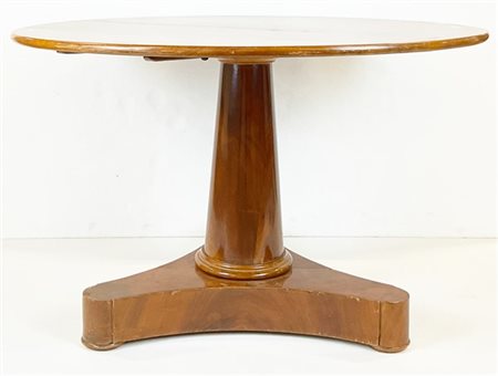 Tavolo impiallacciato in piuma di mogano con piano circolare, sostegno a colonn