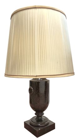 Lampada da tavolo in granito (h tot. cm 84) (difetti) con paralume