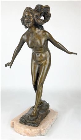 Gabriele Parente "Nudo femminile" 
scultura in bronzo su base in marmo rosa (h c