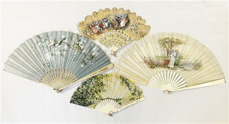 Lotto di quattro ventagli, di cui tre con stecche in osso ed uno in legno dipin