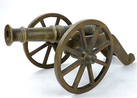 Modellino di artiglieria raffigurante un cannone in bronzo. Produzione fine sec