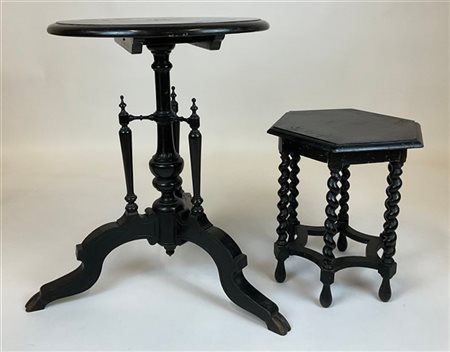 Lotto composto da tavolino a vela con piano circolare in legno ebanizzato decor